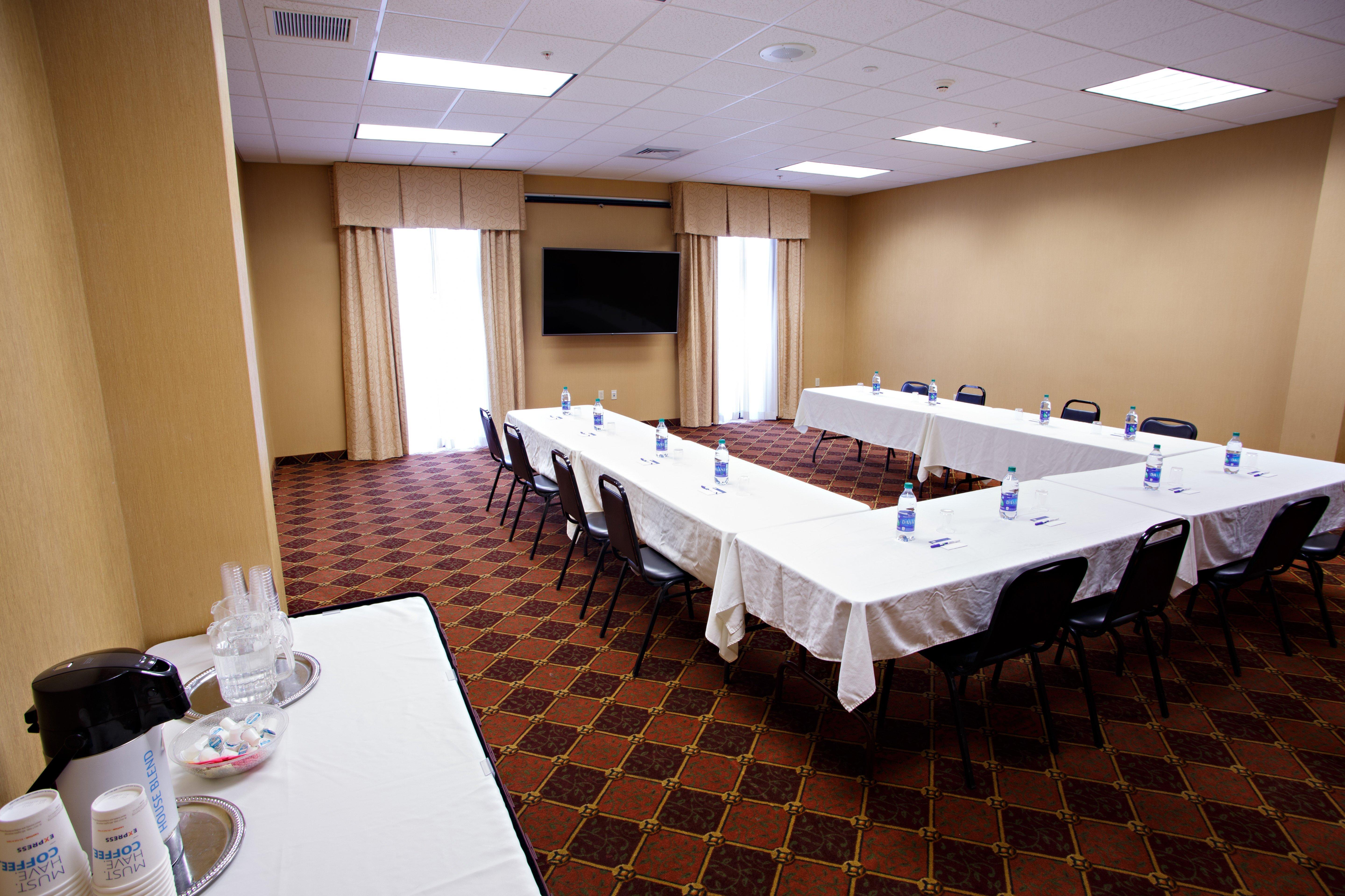 Holiday Inn Express & Suites Harrisburg West Mechanicsburg Ngoại thất bức ảnh