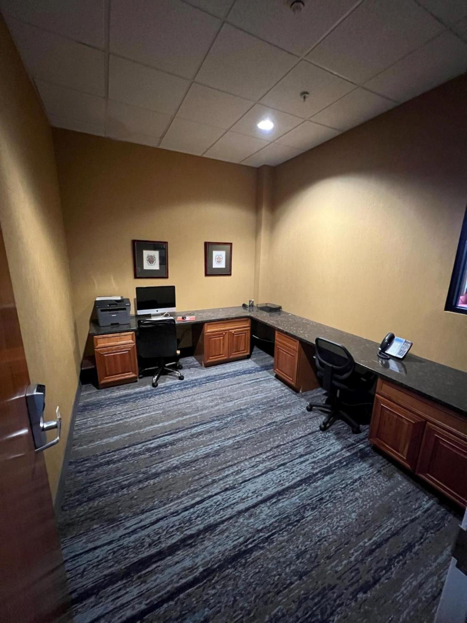 Holiday Inn Express & Suites Harrisburg West Mechanicsburg Ngoại thất bức ảnh