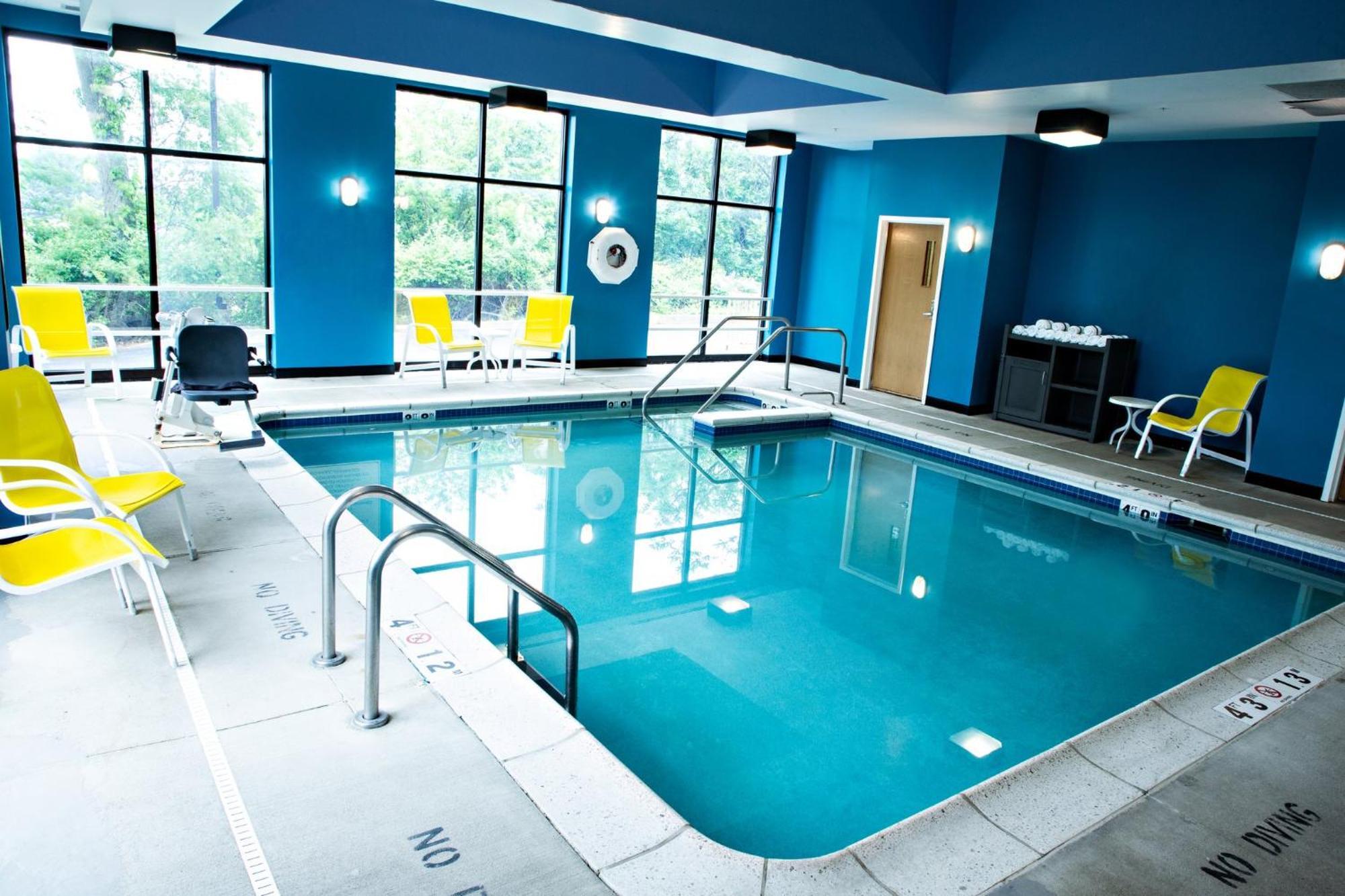 Holiday Inn Express & Suites Harrisburg West Mechanicsburg Ngoại thất bức ảnh