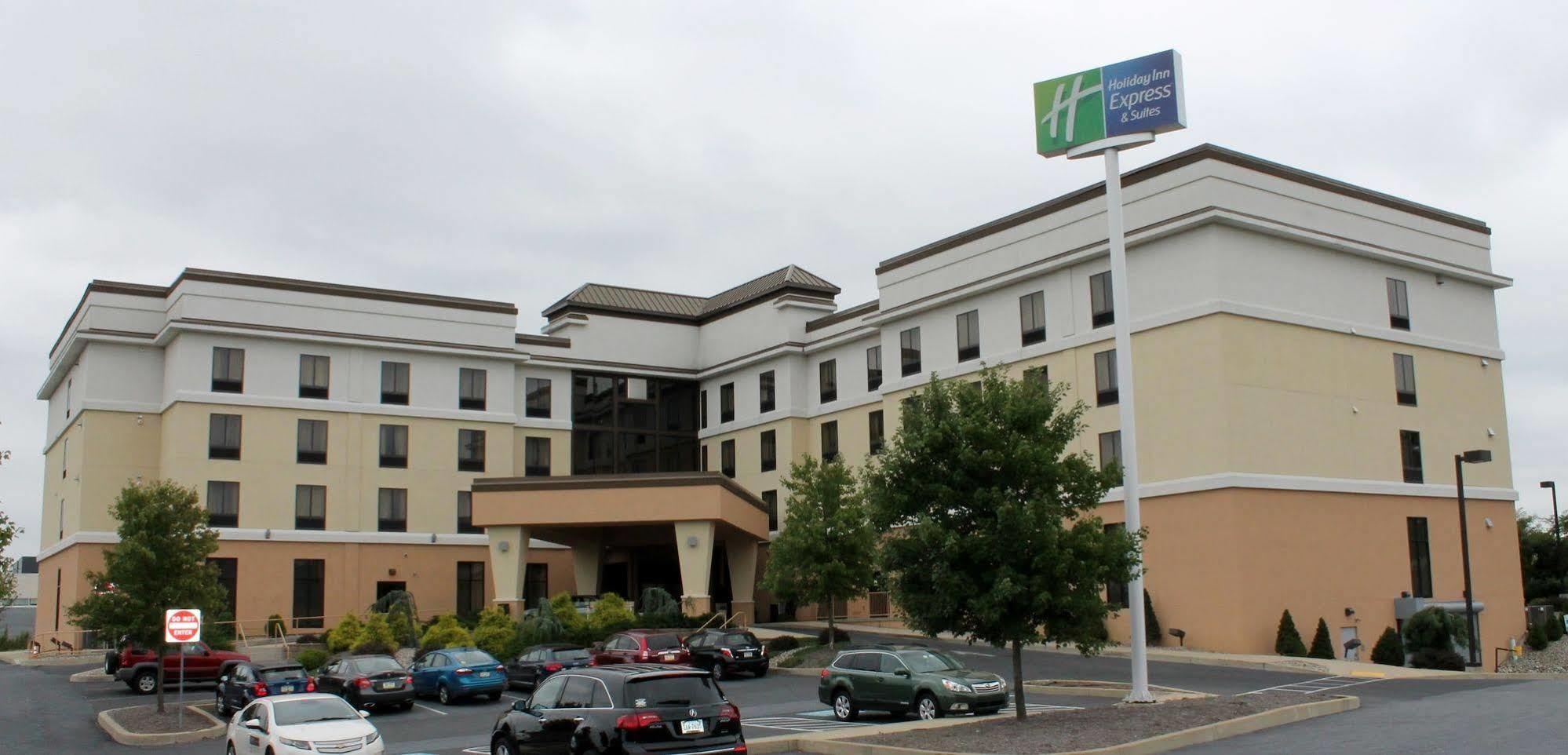 Holiday Inn Express & Suites Harrisburg West Mechanicsburg Ngoại thất bức ảnh